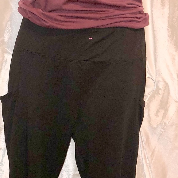 This is a black pair of pants. - Picture 12 of 13